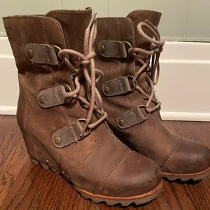 Sorel Joan of Arctic Wedge Boot, size 7.5